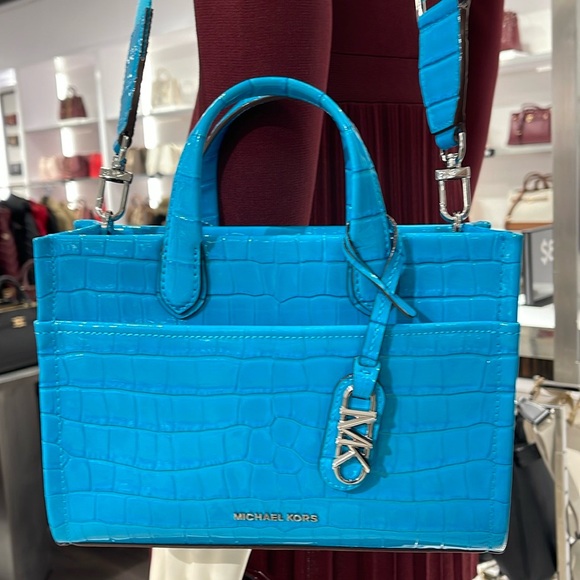 Michael Kors Gigi Small Crocodile Embossed
Leather Messenger Bag
SANTORINI BLUE - Picture 15 of 16
